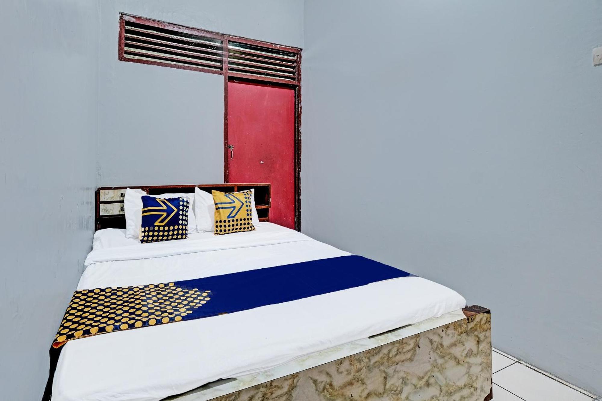 Spot On 91915 Homestay Superman Yogyakarta Exterior foto