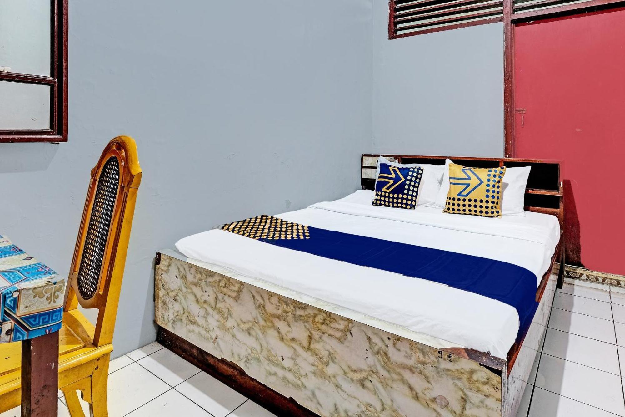 Spot On 91915 Homestay Superman Yogyakarta Exterior foto